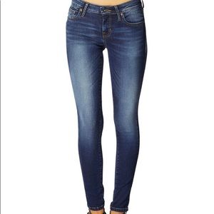 Guess skinny jeans size 32 medium wash
